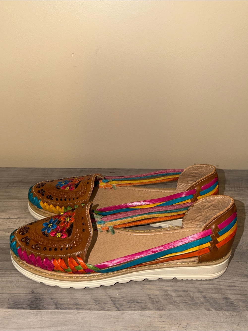 Women's 10 leather flat huaraches shoes Mexican sandals brown embroider flowers - Picture 2 of 7